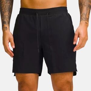 Like New! Men’s Black Lululemon License to Train Lined 7”  Medium Shorts